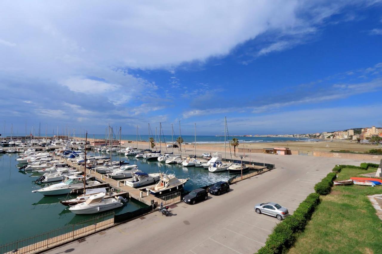 Il Borgo Luxury Suites Nettuno Exterior foto